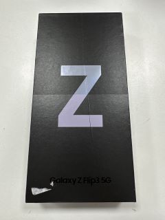 SAMSUNG GALAXY Z FLIP 3 5G 256GB SMARTPHONE IN PHANTOM BLACK: MODEL NO SM-F711B (WITH BOX & CHARGE CABLE, PHONE SHOWS SIGNS OF COSMETIC DAMAGE) [JPTM114436]. THIS PRODUCT IS FULLY FUNCTIONAL AND IS P