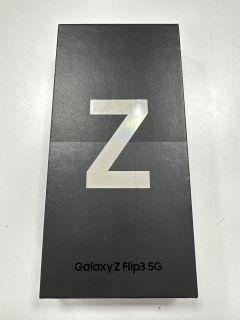 SAMSUNG GALAXY Z FLIP 3 5G 128GB SMARTPHONE IN PHANTOM BLACK: MODEL NO SM-F711B (WITH BOX & CHARGE CABLE, PHONE SHOWS SIGNS OF COSMETIC DAMAGE) [JPTM114499]. THIS PRODUCT IS FULLY FUNCTIONAL AND IS P