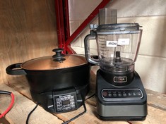 NINJA BLENDER + RUSSELL HOBBS SLOW COOKER: LOCATION - RACK(COLLECTION OR OPTIONAL DELIVERY AVAILABLE)