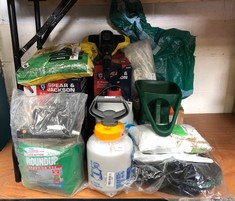 QTY OF GARDEN ITEMS TO INCLUDE ROUNDUP READY TO USE WEED KILLER: LOCATION - TABLES(COLLECTION OR OPTIONAL DELIVERY AVAILABLE)