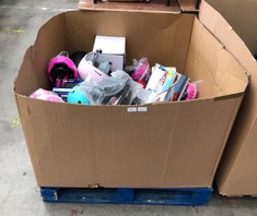 PALLET OF ASSORTED MULTI PURPOSE HELMETS TO INCLUDE DISNEY CARS HELMET : LOCATION - FLOOR(COLLECTION OR OPTIONAL DELIVERY AVAILABLE)
