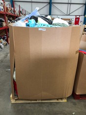 PALLET OF ASSORTED BEDDING ITEMS TO INCLUDE EXTRA BOUNCE SOFT TOUCH PILLOWS: LOCATION - FLOOR(COLLECTION OR OPTIONAL DELIVERY AVAILABLE)