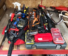 QTY OF TOOLS TO INCLUDE MILWAUKEE TIPS: LOCATION - RACK(COLLECTION OR OPTIONAL DELIVERY AVAILABLE)
