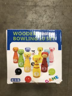 QTY OF ASSORTED ITEMS TO INCLUDE WOODEN BOWLING : LOCATION - TABLE