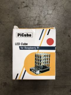 QTY OF ASSORTED ITEMS TO INCLUDE PICUBE LED CUBE: LOCATION - TABLE