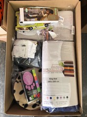 QTY OF ITEMS TO INCLUDE PROTEX PAWZ RUBBER DOG BOOTS: LOCATION - B RACK