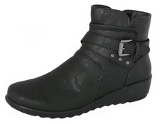 QTY OF FOOTWEAR TO INCLUDE LADIES BLACK BOOTS SIZE 6 :: LOCATION - C RACK