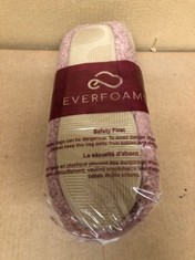 QTY OF FOOTWEAR TO INCLUDE EVERFOAMS LADIES SLIPPERS PINK SIZE 9-10 :: LOCATION - C RACK