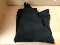 QTY OF ASSORTED ITEMS TO INCLUDE MENS BLACK JUMPER. M. : LOCATION - D RACK