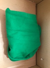QTY OF ASSORTED ITEMS TO INCLUDE WOMENS HOODIE. LIGHT GREEN. XL. : LOCATION - D RACK
