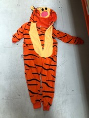 QTY OF KIDS CLOTHING TO INCLUDE TIGER ONESIE 5-6 YEARS : LOCATION - F RACK