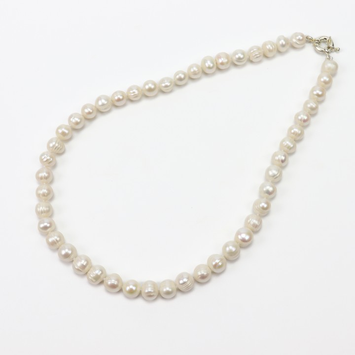 Copper Clasp White Freshwater Pearl AA Necklace 8-9mm, 46cm, 48g (VAT Only Payable on Buyers Premium)