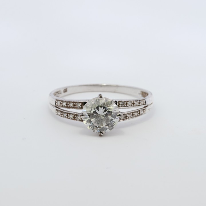 9ct White Gold CZ Ring, Size Q, 2.1g (VAT Only Payable on Buyers Premium)