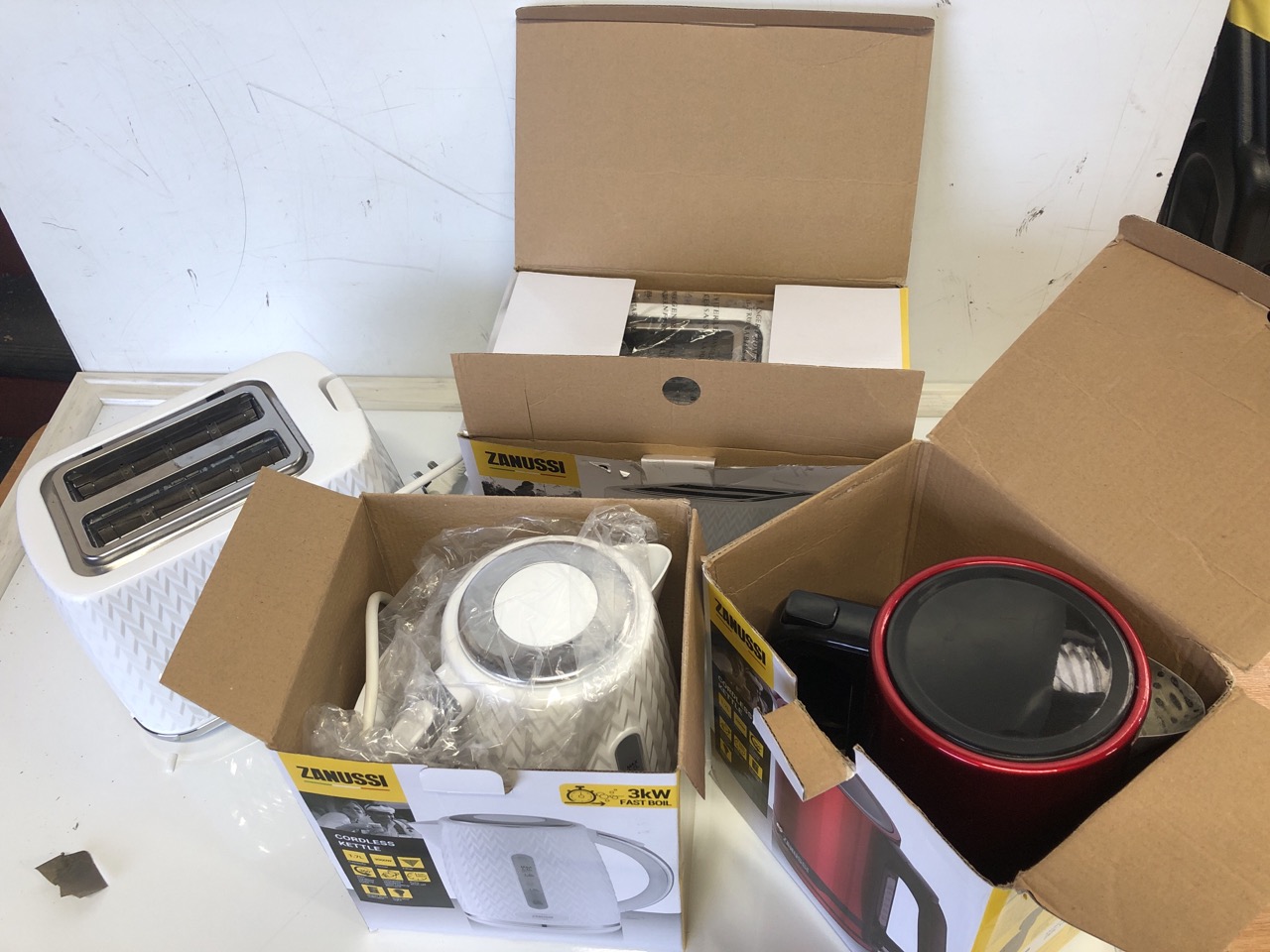 zanussi kettle and toaster
