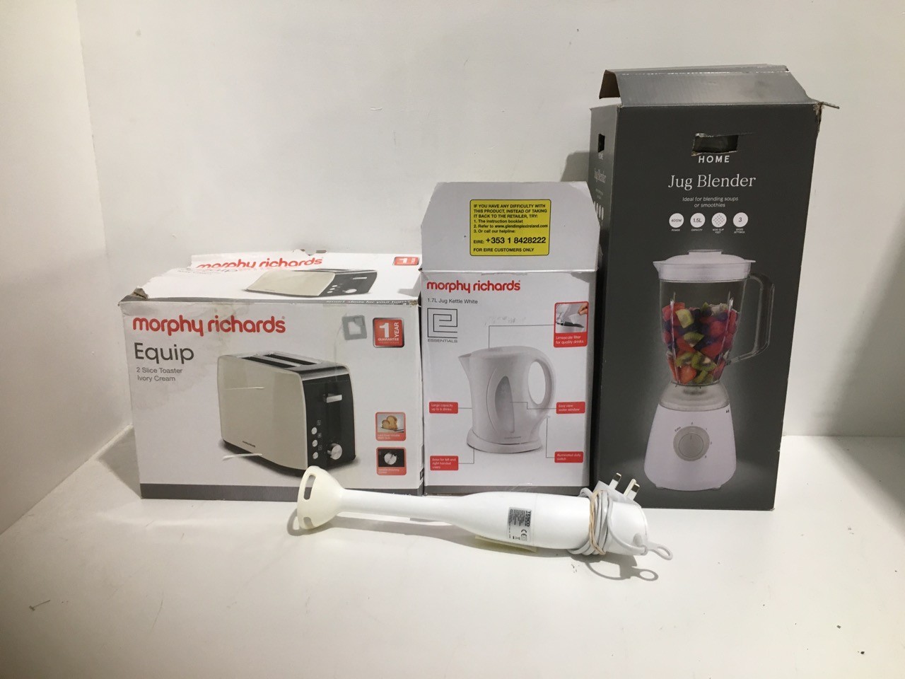 John Pye Auctions MORPHY RICHARDS 2 SLICE TOASTER IN IVORY CREAM AND