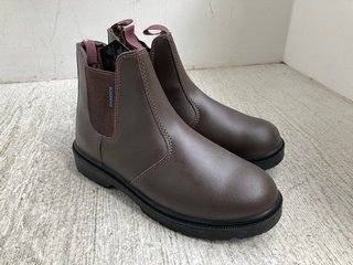 BLACKROCK SAFETY BOOTS IN BROWN - SIZE UK 7: LOCATION - WA6