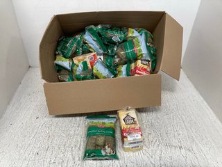 QTY OF ASSORTED PET FOOD TO INCLUDE KAYTEE TIMOTHY BLEND CUBES FOR SMALL ANIMALS - BEST BEFORE 05.02.2024: LOCATION - WA7