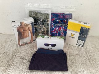 QTY OF ASSORTED MENS CLOTHING/ACCESSORIES TO INCLUDE PACK OF 3 CALVIN KLEIN COTTON STRETCH CLASSIC FIT LOW RISE TRUNKS IN VARIOUS COLOURS - SIZE UK L: LOCATION - WA9