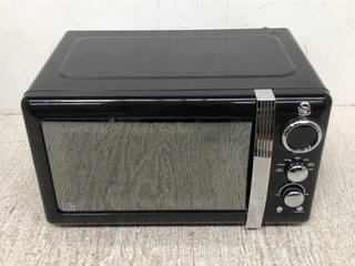 SWAN BLACK MICROWAVE OVEN - MODEL : SM22030LBN - RRP £99: LOCATION - A12