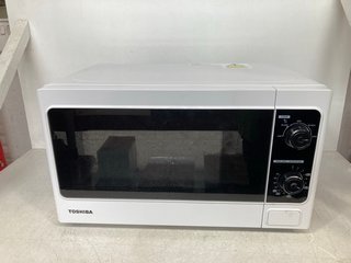 TOSHIBA MICROWAVE OVEN IN WHITE - MODEL : MM-MM20P WH: LOCATION - A6