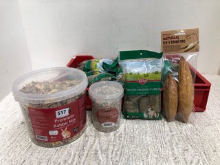 QTY OF ASSORTED PET ITEMS TO INCLUDE 5 LITRE TUB OF PREMIUM RABBIT MIX - BBE 01.09.2024: LOCATION - A1