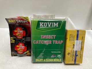 QTY OF ASSORTED PET ITEMS TO INCLUDE INSECT CATCHER TRAP: LOCATION - B1