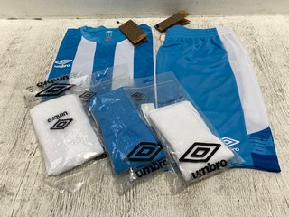 QTY OF ASSORTED CLOTHING ITEMS TO INCLUDE BOYS UMBRO FOOTBALL SOCKS IN LIGHT BLUE: LOCATION - B16