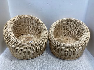 2 X WICKER SMALL CHAIRS IN NATURAL: LOCATION - C14