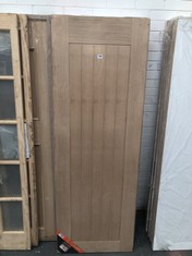 6 X ASSORTED DOORS TO INCLUDE THAMES WHITE OAK INTERIOR DOOR APPROX 1981 X 686MM (COLLECTION OR OPTIONAL DELIVERY) (KERBSIDE PALLET DELIVERY)
