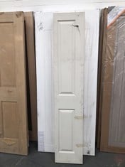 5 X ASSORTED DOORS TO INCLUDE 4 PANEL GRAINED BI-FOLD INTERIOR DOOR APPROX 1981 X 762MM (COLLECTION OR OPTIONAL DELIVERY) (KERBSIDE PALLET DELIVERY)