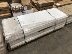 PALLET OF ASSORTED DOORS TO INCLUDE APPROX 1981 X 610MM PRIMED INTERIOR DOOR IN WHITE (COLLECTION OR OPTIONAL DELIVERY)