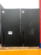 2 X XBOX SERIES X REPLICA DESK FRIDGE THERMOELECTRIC COOLER 4.5L (DELIVERY ONLY)