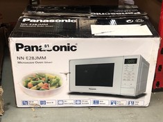 PANASONIC 20L 800W MICROWAVE OVEN IN SILVER - MODEL NO. NN-E28JMM (DELIVERY ONLY)