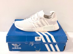 ADIDAS NMD R1 PRIMEBLUE MEN'S TRAINERS IN WHITE UK 9 RRP £120.00 (DELIVERY ONLY)
