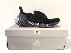 ADIDAS ULTRABOOST 22 WOMEN'S TRAINERS IN BLACK-MULTI UK 9.5 (DELIVERY ONLY)