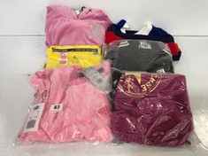 6 X ASSORTED CHILDREN'S CLOTHING TO INCLUDE POLO RALPH LAUREN CHILDREN'S T-SHIRT - RAINBOW SIZE S (DELIVERY ONLY)