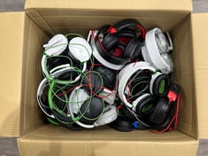 TURTLE BEACH BOX OF ASSORTED ITEMS TO INCLUDE GAMING HEADSETS GAMING ACCESSORY IN BLACK. (UNIT ONLY) [JPTC65898]
