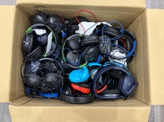 TURTLE BEACH BOX OF ASSORTED ITEMS TO INCLUDE GAMING HEADSETS GAMING ACCESSORY IN BLACK. (UNIT ONLY) [JPTC65886]