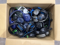 TURTLE BEACH BOX OF ASSORTED ITEMS TO INCLUDE GAMING HEADSETS GAMING ACCESSORY IN BLACK. (UNIT ONLY) [JPTC65905]