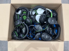 TURTLE BEACH BOX OF ASSORTED ITEMS TO INCLUDE GAMING HEADSETS GAMING ACCESSORY IN BLACK. (UNIT ONLY) [JPTC65884]