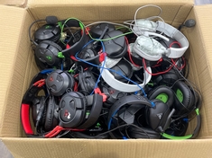 TURTLE BEACH BOX OF ASSORTED ITEMS TO INCLUDE GAMING HEADSETS GAMING ACCESSORY IN BLACK. (UNIT ONLY) [JPTC65909]