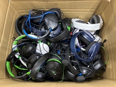 TURTLE BEACH BOX OF ASSORTED ITEMS TO INCLUDE GAMING HEADSETS GAMING ACCESSORY IN BLACK. (UNIT ONLY) [JPTC65904]