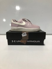 2 X ASSORTED TRAILERS TO INCLUDE NIKE AIR FORCE 1 LILAC/WHITE SIZE 4 (DELIVERY ONLY)