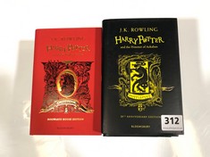 7 X ASSORTED J.K.ROWLING HARRY POTTER BOOKS TO INCLUDE THE PRISONER OF AZKABAN (DELIVERY ONLY)