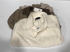 2X ABERCROMBIE & FITCH CLOTHING TO INCLUDE KNIT V NECK JUMPER CREAM SIZE XXL (DELIVERY ONLY)