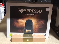 DELONGHI NESPRESSO ESSENZA MINI COFFEE MACHINE TO INCLUDE NESPRESSO PODS BBE-31/7/24 (DELIVERY ONLY)