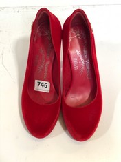 VIVIENNE WESTWOOD ANGLOMANIA VELVET HIGH HEEL SHOES RED SIZE 40 RRP- £157 (DELIVERY ONLY)
