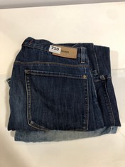 HUGO BOSS MEN'S JEANS IN DARK BLUE SIZE 34/34 TO INCLUDE TRUE RELIGION MEN'S JEANS - WASHED BLUE SIZE 36/33 (DELIVERY ONLY)