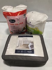 3 X ASSORTED BEDDING ITEMS TO INCLUDE SLUMBERDOWN ALLERGY COMFORT DOUBLE DUVET 10.5 TOG (DELIVERY ONLY)