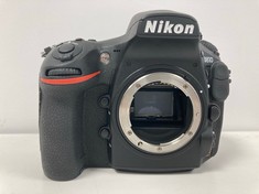 NIKON D810 REFLEX CAMERA (ORIGINAL RRP - €988,00) IN BLACK. (WITH PLASTIC SCREEN COVER. WITHOUT CAMERA BODY COVER, SCRATCHES ON PLASTIC SCREEN COVER) [JPTZ5402]